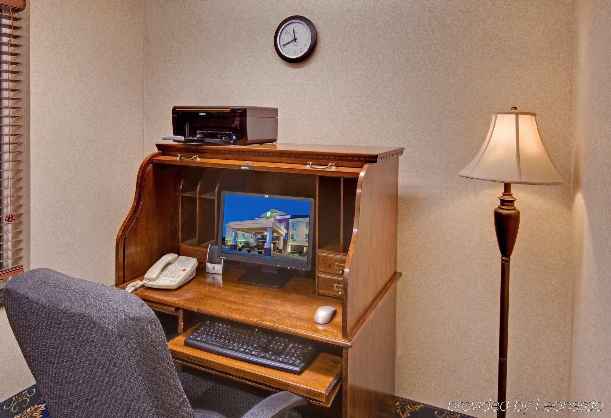 Holiday Inn Express & Suites - Dickinson By Ihg Ανέσεις φωτογραφία
